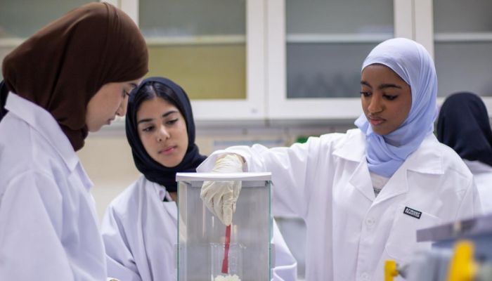 جامعةُ التقنية والعلوم التطبيقية بمسقط تنظم البرنامج الصيفي لطلبة المدارس لعام 2025