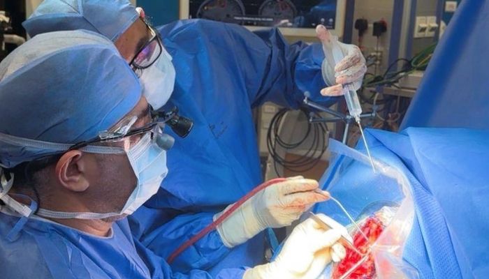 الأول من نوعه.. نجاح أول عملية استئصال ورم دماغي في سلطنة عُمان