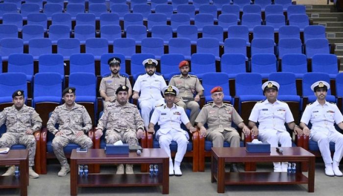 وفدٌ عسكري سعودي يزور مركز الأمن البحري