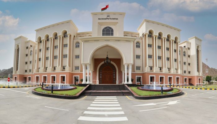 1378 بلاغ بمخالفات مالية وإدارية.. جهازُ الرقابة الماليّة والإداريّة للدولة يرفع تقريره السّنوي إلى جلالةِ السُّلطان