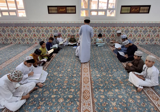 خيركم من تعلم القرآن وعلمه.. جامع الحاج لالوه رضائي بمطرح يعلن عن الدورة الصيفية لتعليم القرآن الكريم