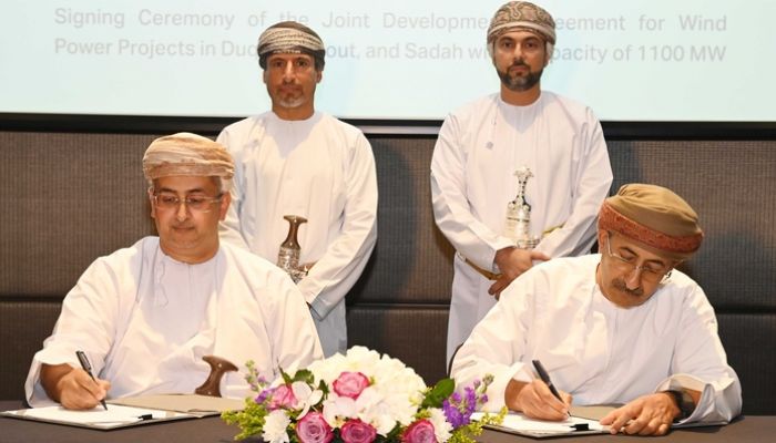 توقيع اتفاقية كبرى لتطوير مشروعات طاقة الرياح بسلطنة عمان
