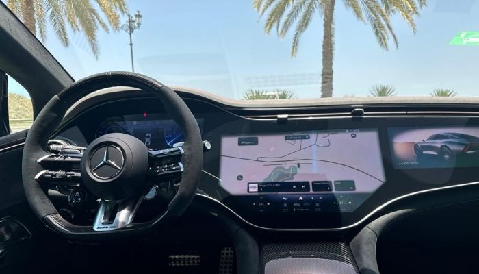 Mercedes-AMG EQE 53 4MATIC+ كهربائية فاخرة بطابع رياضي يخطف الأبصار