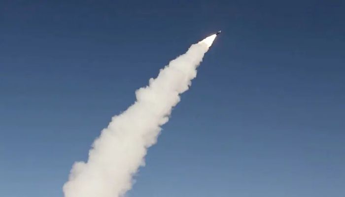 بعد هجومها على ميناء الحديدة.. إسرائيل تعترض صاروخًا أُطلق من اليمن