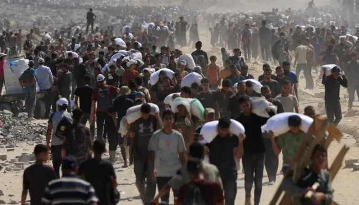 دخول قوافل مساعدات إلى غزة عبر معبر رفح وبن غفير يصف الخطوة بـ'الخطأ الفادح'