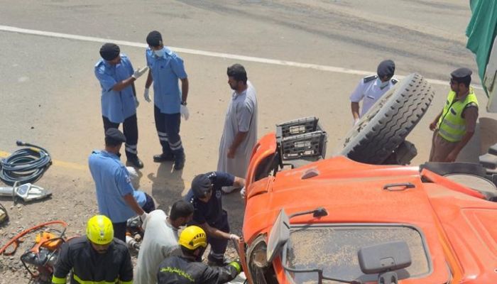 وفاة 3 أشخاص وإصابة آخر بحالة حرجة في حادث تصادم شاحنتين بعبري