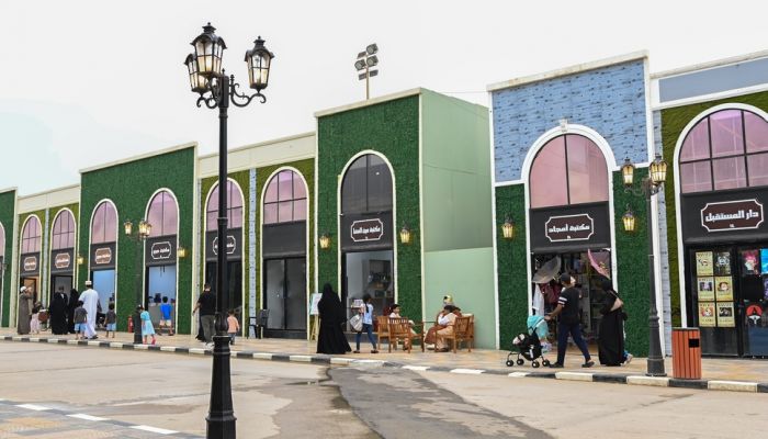 الشارع الثقافي بساحة أتين يُثري المشهد الأدبي في موسم خريف ظفار