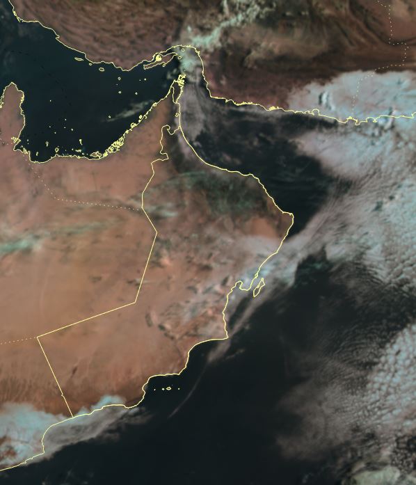 الطقس اليوم: رذاذ على ظفار وأمطار رعدية متفرقة على جبال الحجر