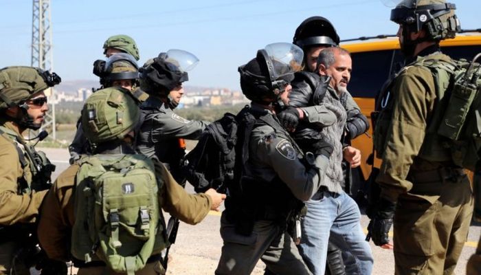الاحتلال الإسرائيلي يعتقل 30 فلسطينيًّا من عدة محافظات بالضفة الغربية