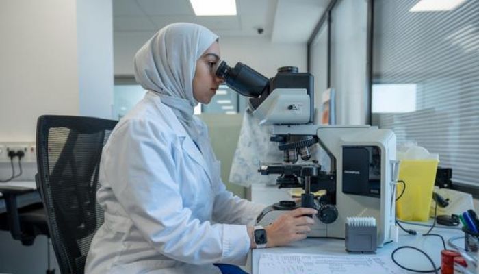 نجاح تنفيذ أول علاج بالخلايا التائية في سلطنة عُمان