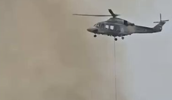 نجاح إخماد حريق ضخم اندلع بمحاذاة مدينة العرفان بمسقط