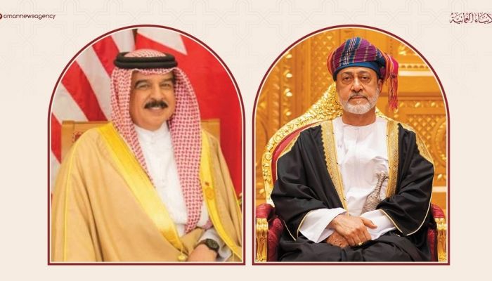 جلالةُ السُّلطان وأخوه ملك البحرين يعقدان لقاءً وديًّا ببيت الرّباط العامر بصلالة
