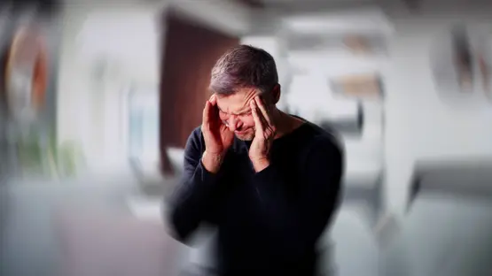أطعمة ومشروبات يمكن أن تُخفف الصداع