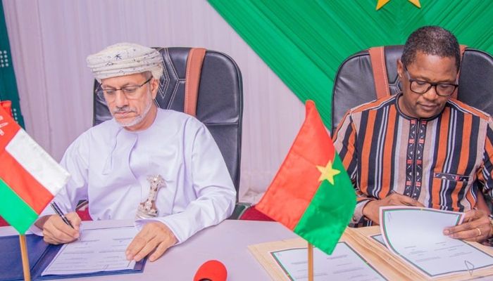 سلطنةُ عُمان وبوركينا فاسو تؤسّسان مشروعًا مشتركًا في قطاع تعدين الذّهب