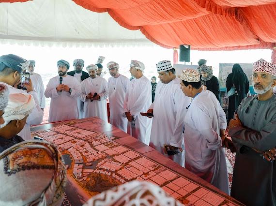 أعضاء الجمعية العُمانية للصحفيين يطلعون على مشروع "مدينة صلالة المستقبلية" ضمن فعاليات الملتقى الصحفي الرابع