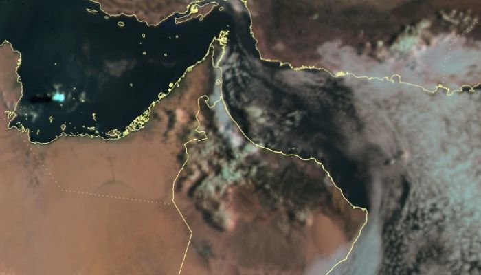 الطقس: رذاذ على ظفار..وفرص لهطول أمطار على جبال الحجر