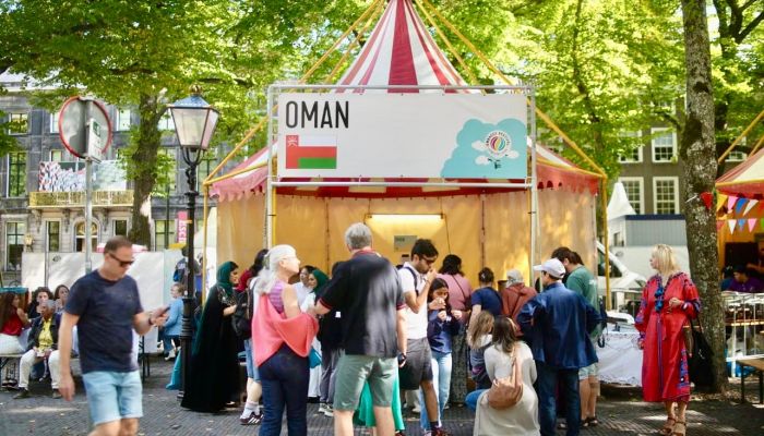 سلطنةُ عُمان تشارك في مهرجان السفارات بلاهاي