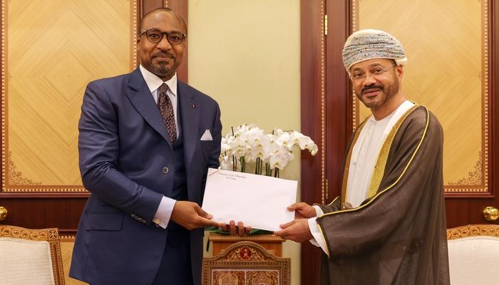 جلالة السلطان المعظم يتلقى رسالة خطية من رئيس جمهورية الكونغو