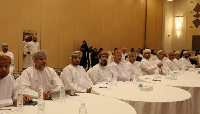 مناقشة إعداد الخطة الاستراتيجية لمحافظة الداخلية لتعزيز التنمية المستدامة