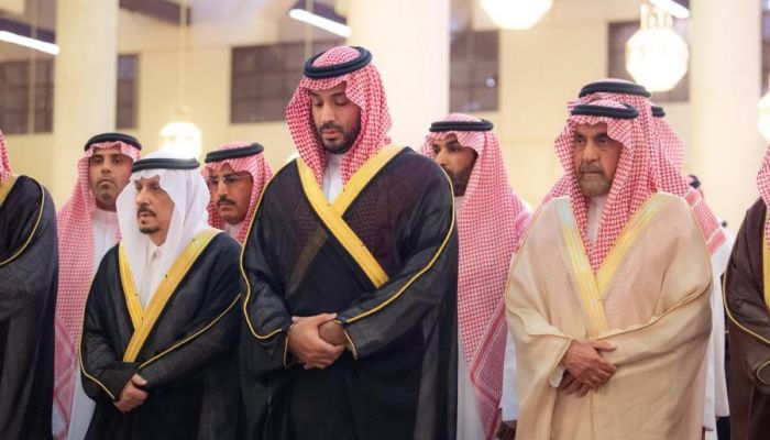 بحضور ولي العهد .. تشييع جثمان المفتي العام للسعودية.. وخادم الحرمين يوجه بإقامة صلاة الغائب بالحرم المكي والمدني