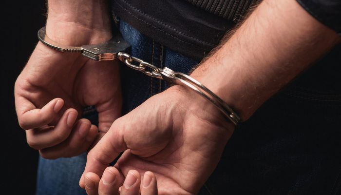 الشرطة تسلم إيطاليا متهم في قضايا الاتجار بالبشر