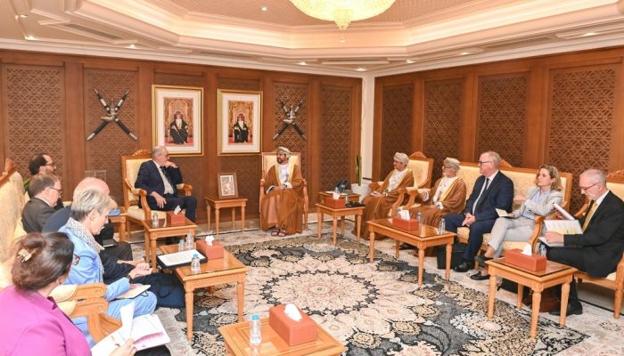 سلطنة عُمان وسويسرا تبحثان تعزيز مجالات التعاون الاقتصادي والتجاري والعلمي