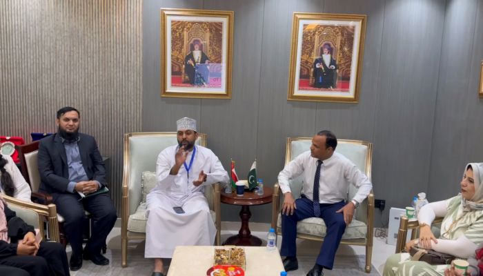 مجلس إدارة المدارس الباكستانية مسقط يقرر اعتماد نظام جديد لطلاب الـ " آي جي "