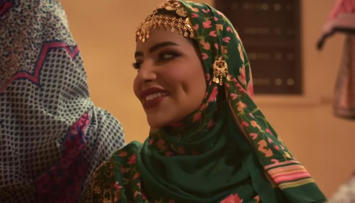 آلاء الهندي “راعية الليسو” تُشعل مسقط في ليلة نسائية بمناسبة يوم المرأة العمانية