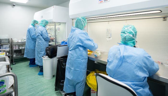 تدشين وحدة المحاليل الوريدية المركزية بمستشفى جامعة السُّلطان قابوس