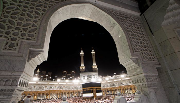 السعودية تكشف عن التأشيرات التي تؤهل صاحبها لأداء العمرة