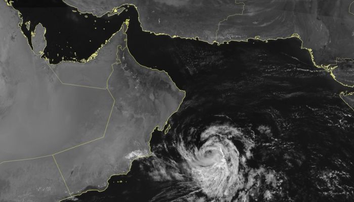 استمرار تحرك الحالة المدارية باتجاه وسط بحر العرب.. واستمرار الضعف التدريجي