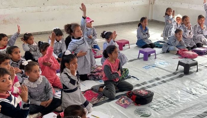 الأونروا تضع خططًا لاستئناف العملية التعليمة لـ 300 ألف طالب في غزة