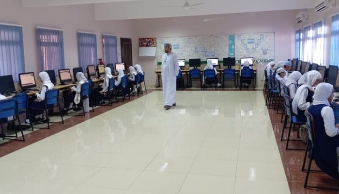 الكشف عن الطلبة الموهوبين بجنوب الباطنة