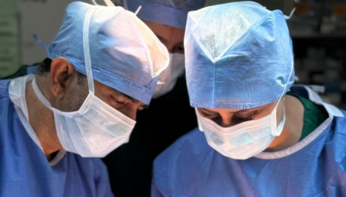 إجراء أول عملية زراعة لجهاز التحفيز العصبي للعمود الفقري في سلطنة عُمان