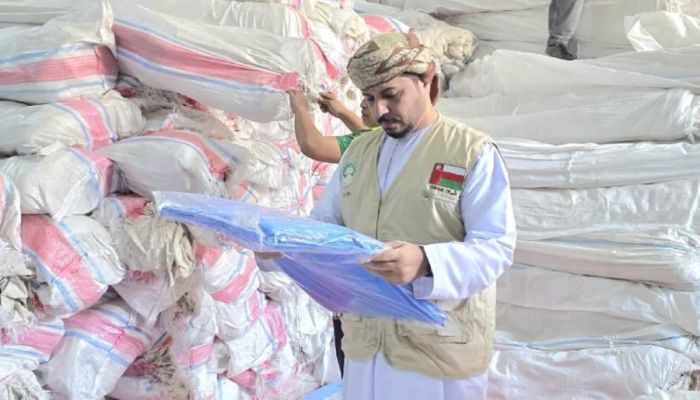 هيئة عُمانية خيرية تنهي استعداداتها لتسيير جسر بري إلى غزة