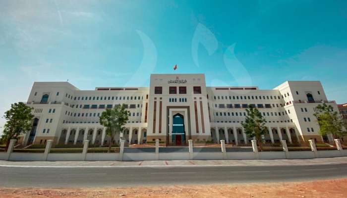 ’العمل’ تعلن عن فرص وظيفية بجنوب الباطنة