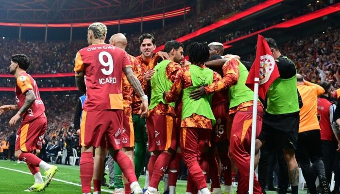 #الشبيبة 

غلطة سراي بطلًا للدوري التركي للمرة الـ 4 على التوالي والـ26 في تاريخه