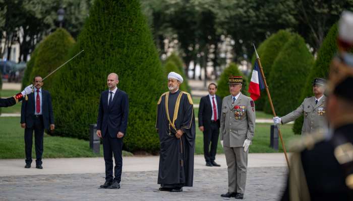His Majesty the Sultan receives official reception ceremony in Paris